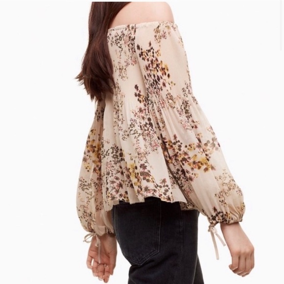 Aritzia Wilfred Talence off the shoulder blouse - Picture 4 of 8